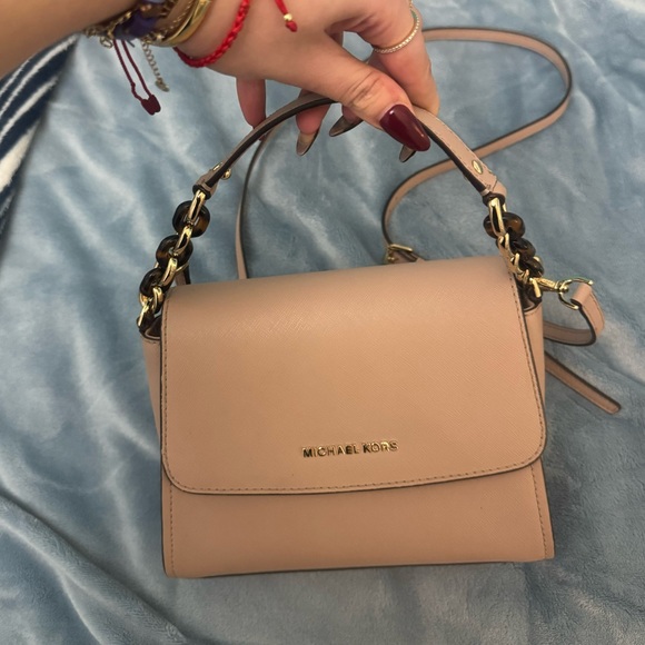 Michael kors crossbody - Picture 2 of 4